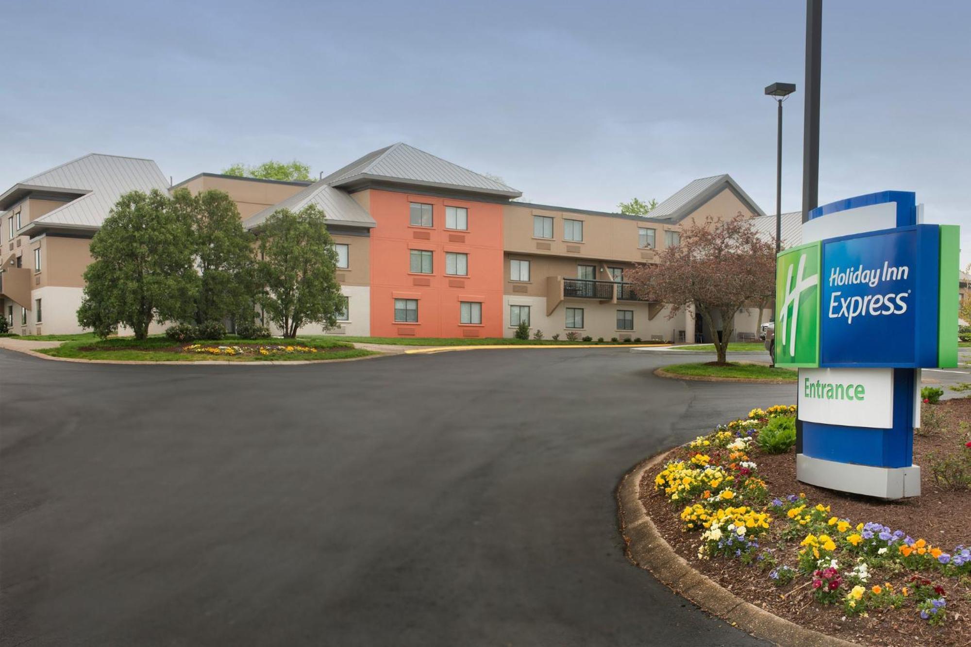 Holiday Inn Express Nashville Airport By Ihg Extérieur photo